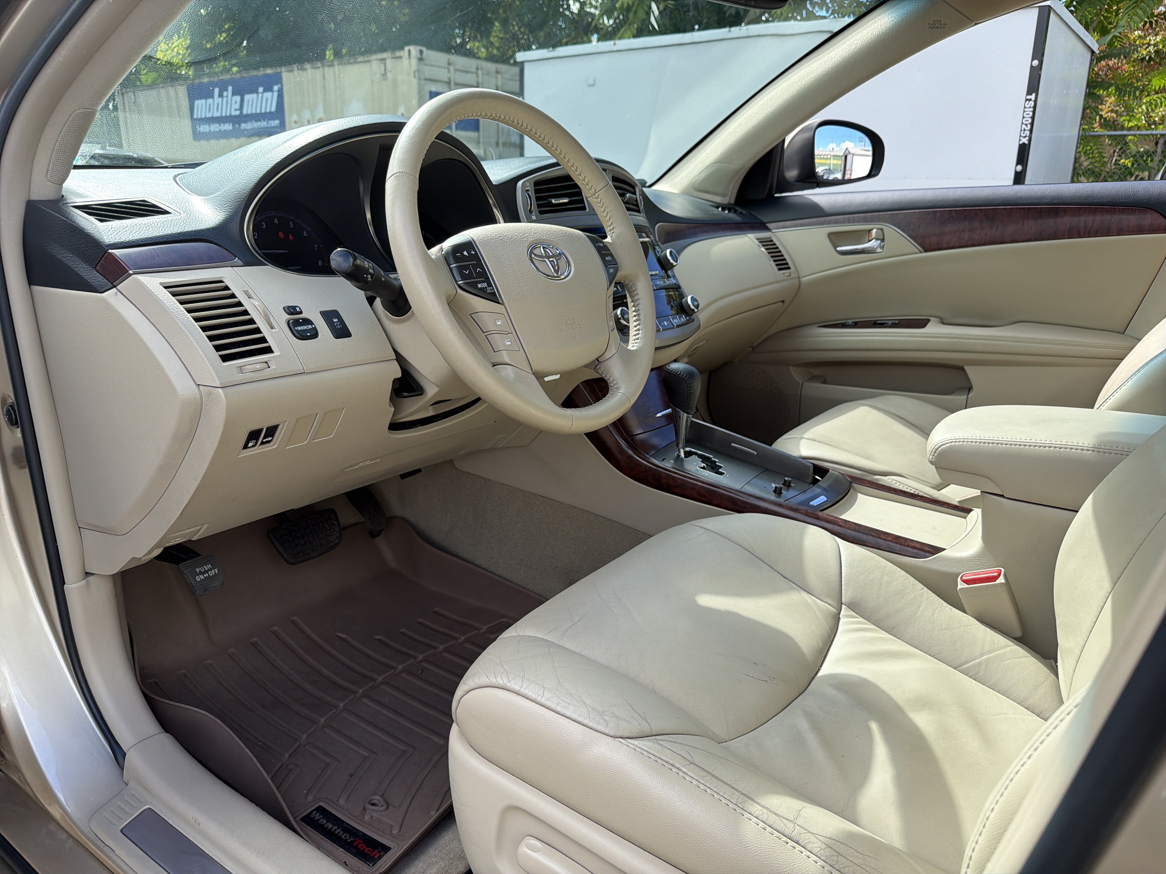 Used 2012 Toyota Avalon FWD image 6
