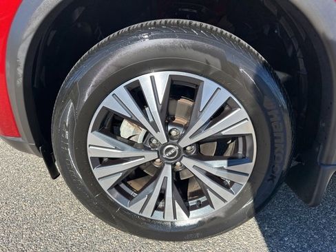 Used 2023 Nissan Rogue SV image 42