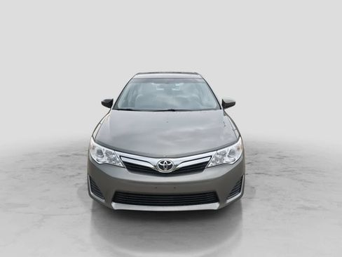 Used 2012 Toyota Camry LE FWD image 3