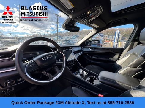 Used 2024 Jeep Grand Cherokee L Altitude image 10