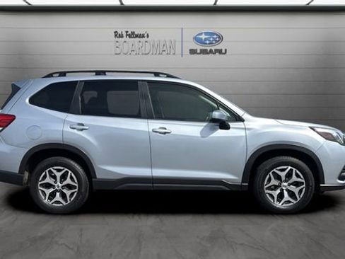 Used 2023 Subaru Forester Premium AWD/4WD image 3