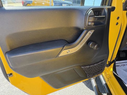 Used 2015 Jeep Wrangler Unlimited Sport w/ Max Tow Package AWD/4WD image 10