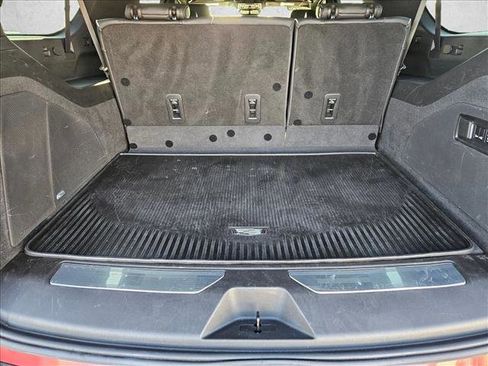 Used 2022 Cadillac Escalade ESV Premium Luxury image 6