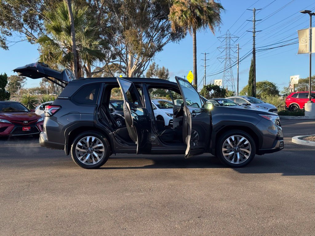 Used 2025 Subaru Forester Touring AWD/4WD image 28
