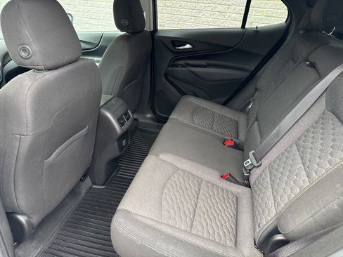 Used 2018 Chevrolet Equinox LT image 16