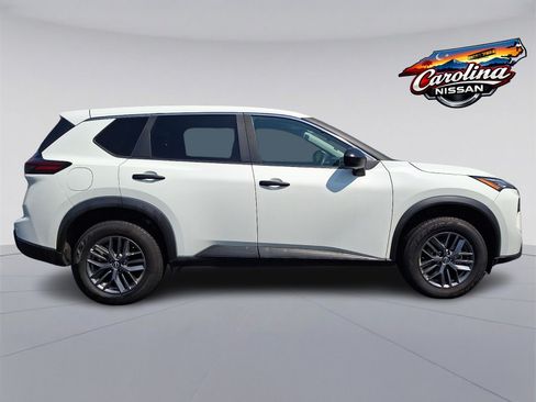 Used 2024 Nissan Rogue S AWD/4WD image 7