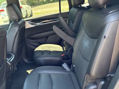 Used 2021 Cadillac XT6 Premium Luxury AWD/4WD image 6