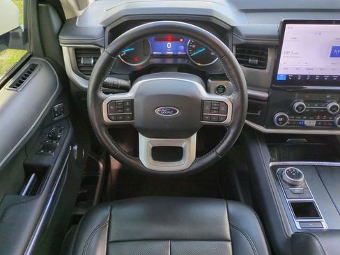 Certified 2022 Ford Expedition XLT RWD image 16
