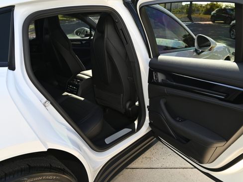 Used 2024 Porsche Panamera 4 image 41