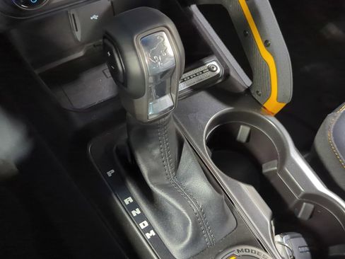 Used 2023 Ford Bronco Badlands image 23