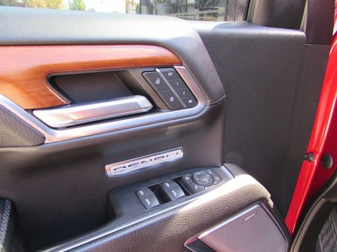 Used 2022 GMC Sierra 1500 Denali w/ Technology Package AWD/4WD image 25