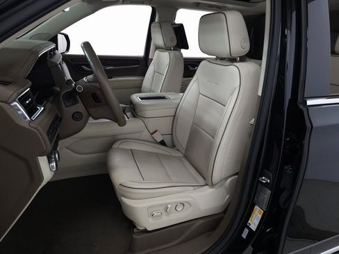 Used 2023 GMC Yukon Denali w/ Advanced Technology Package image 15