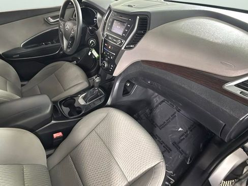 Used 2018 Hyundai Santa Fe Sport image 32