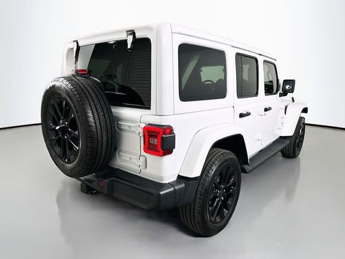 Used 2024 Jeep Wrangler Unlimited Sahara w/ Technology Group image 5