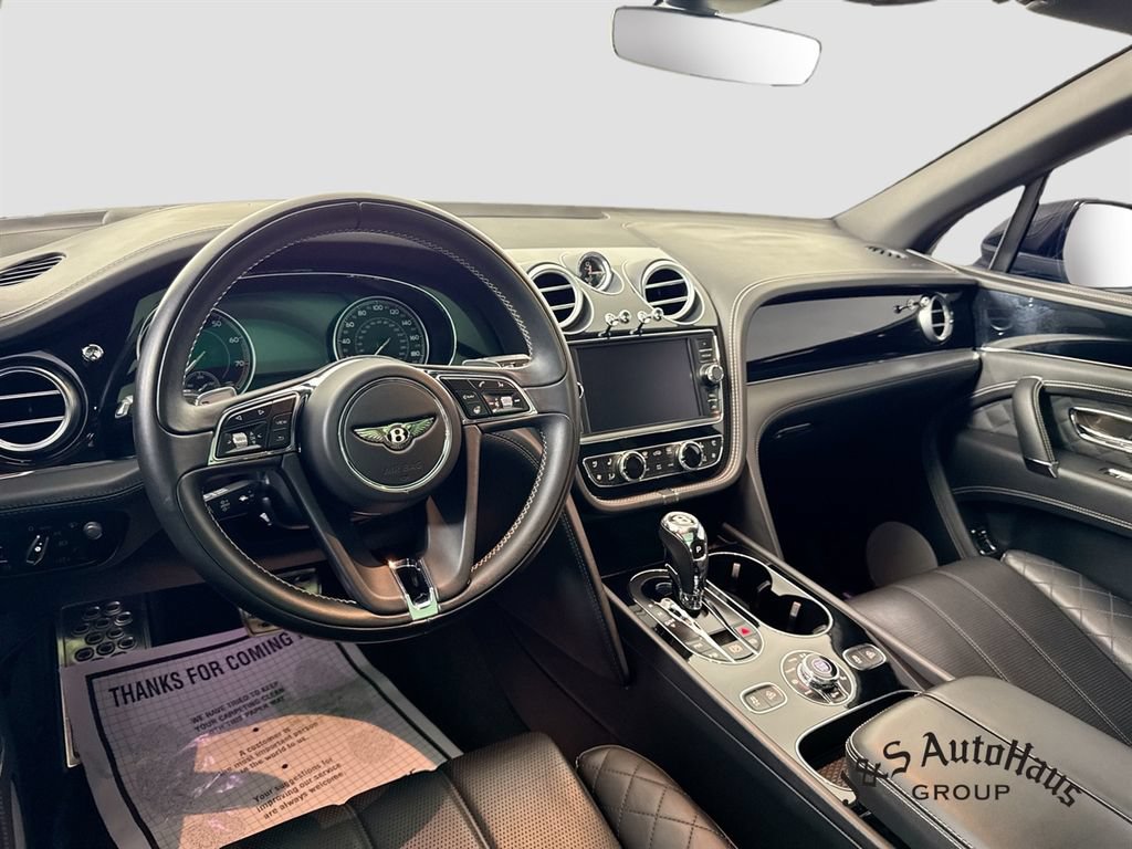Used 2018 Bentley Bentayga AWD/4WD image 30