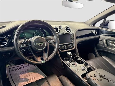 Used 2018 Bentley Bentayga AWD/4WD image 30