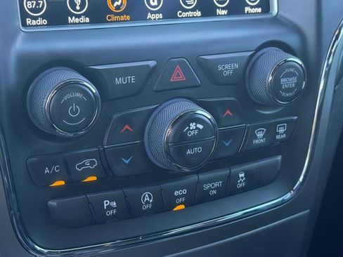 Used 2018 Jeep Grand Cherokee Altitude image 16