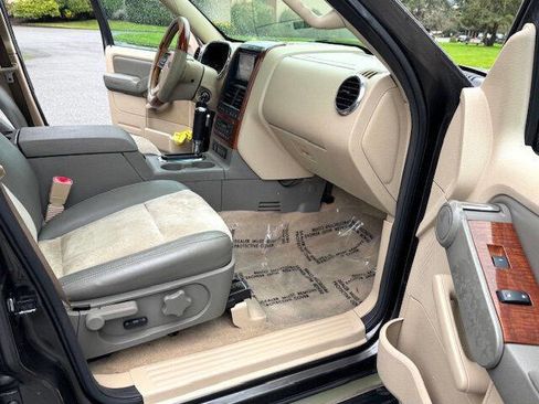 Used 2006 Ford Explorer Eddie Bauer image 24