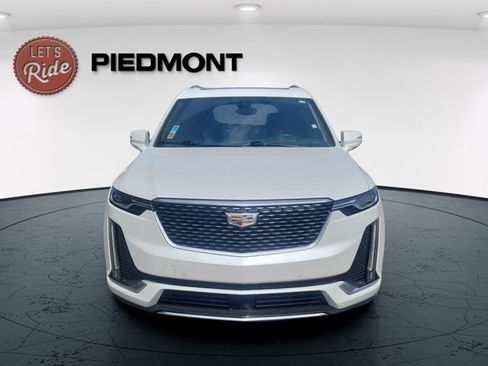 Used 2022 Cadillac XT6 Premium Luxury w/ Technology Package AWD/4WD image 2