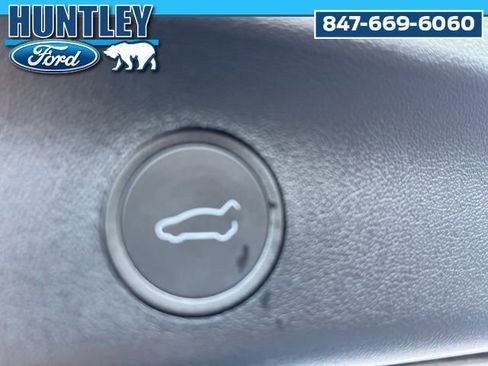 Used 2023 Tesla Model Y Long Range AWD/4WD image 13