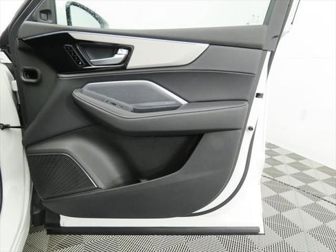 Used 2026 Acura MDX w/ Technology Package FWD image 25