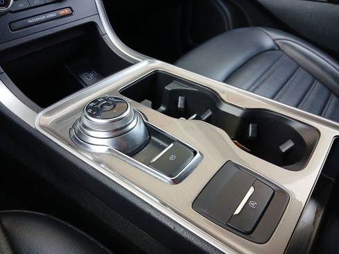 Used 2023 Ford Edge SEL image 21