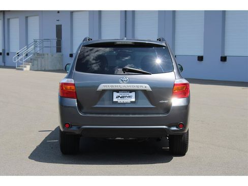 Used 2010 Toyota Highlander SE AWD/4WD image 3