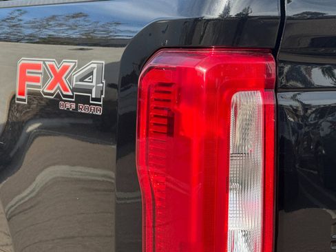 Used 2023 Ford F250 XLT w/ FX4 Off-Road Package image 30