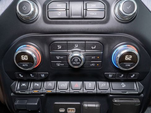 Used 2019 GMC Sierra 1500 SLT w/ SLT Premium Plus Package AWD/4WD image 23