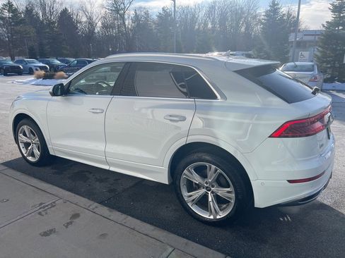 Used 2022 Audi Q8 Premium image 41