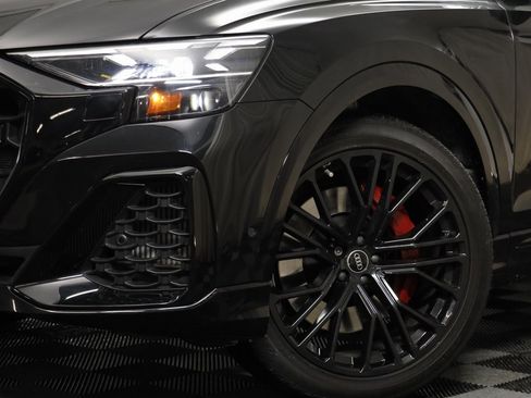 Used 2024 Audi SQ8 Prestige image 3