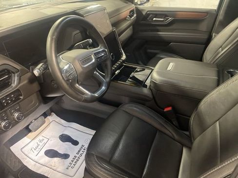 Used 2025 GMC Yukon Denali image 14