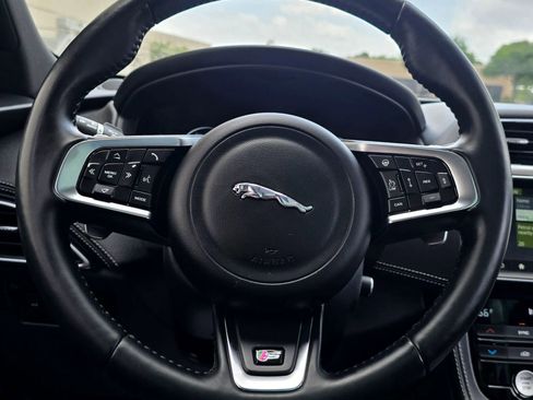 Used 2017 Jaguar F-PACE S AWD/4WD image 34