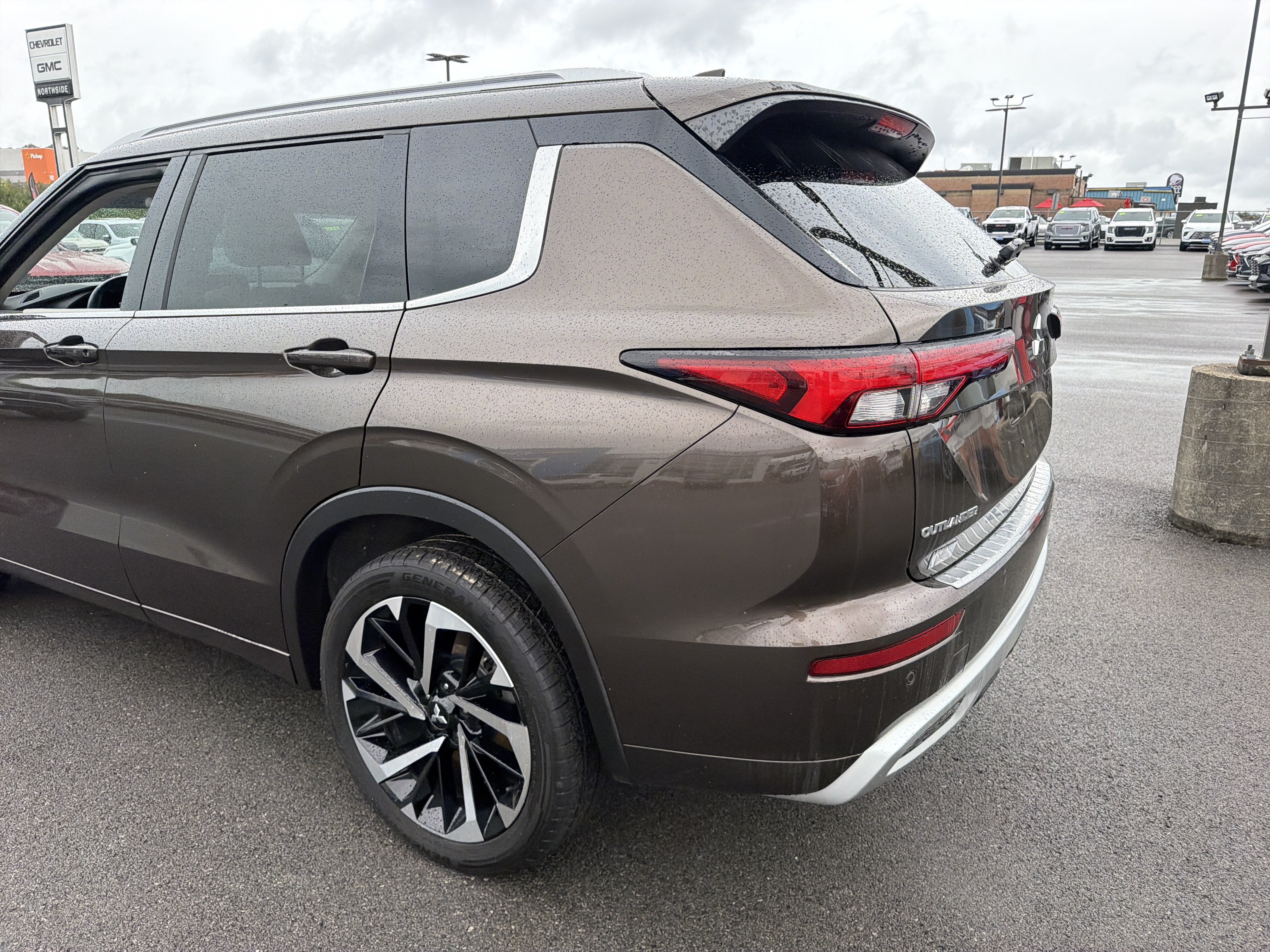 Used 2022 Mitsubishi Outlander SEL AWD/4WD image 9