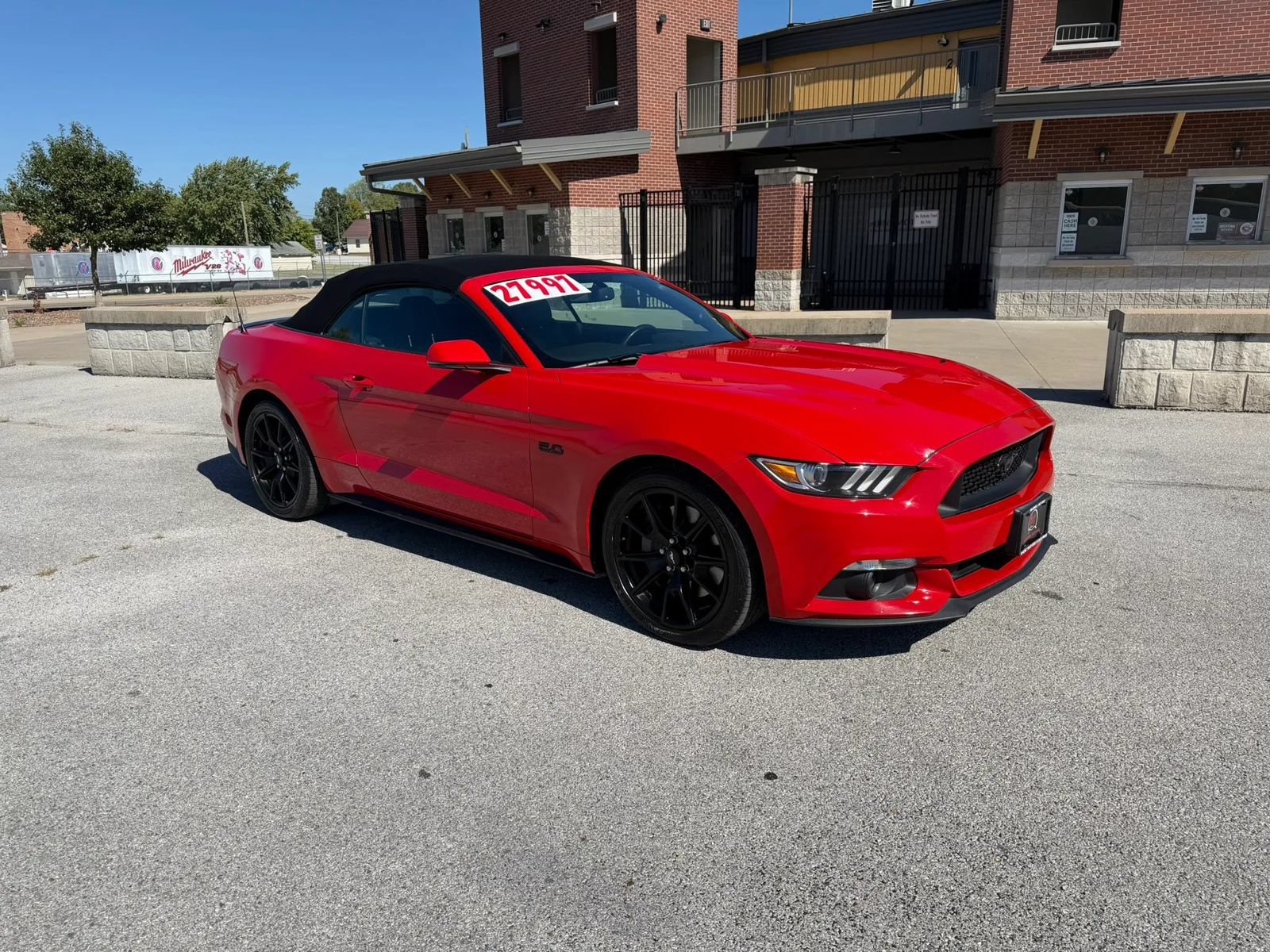 Used 2017 Ford Mustang GT Premium w/ Equipment Group 401A RWD image 1