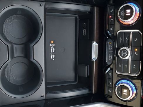 Used 2021 GMC Yukon Denali w/ Denali Premium Package image 41