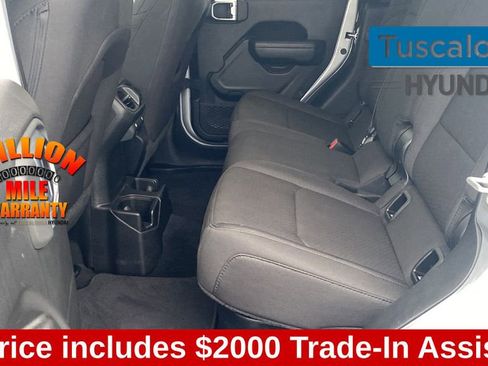 Used 2023 Jeep Gladiator Sport image 25