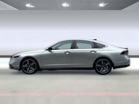 Used 2024 Honda Accord Sport image 2