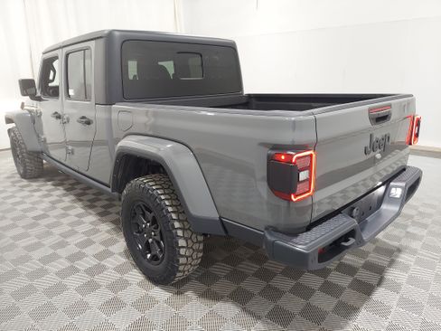 Used 2021 Jeep Gladiator Sport AWD/4WD image 2