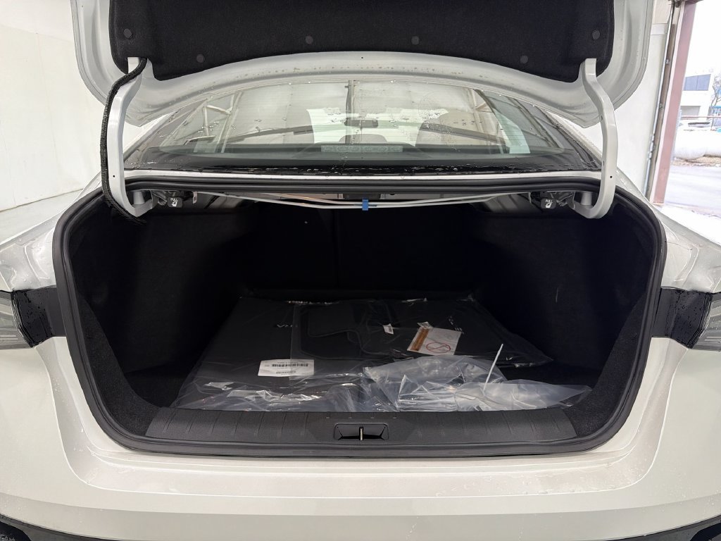 Certified 2026 Nissan Sentra SR w/ SR All Weather Package FWD image 17
