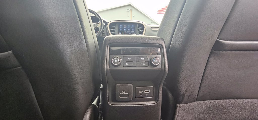 Used 2022 GMC Acadia Denali w/ GMC Pro Grade Package AWD/4WD image 29