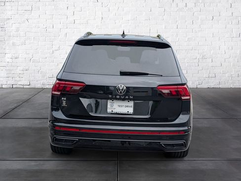 Used 2023 Volkswagen Tiguan SE R-Line FWD image 6