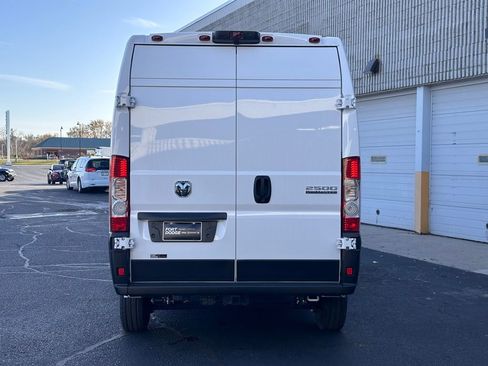 New 2026 RAM ProMaster 2500 w/ Convenience Group FWD image 3