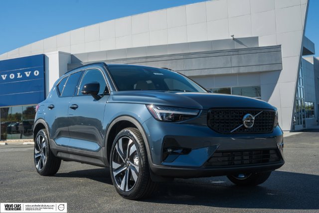 New 2026 Volvo XC40 B5 Ultra w/ Protection Package Premier AWD/4WD image 1