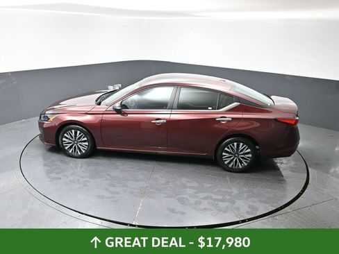 Used 2024 Nissan Altima 2.5 SV image 47