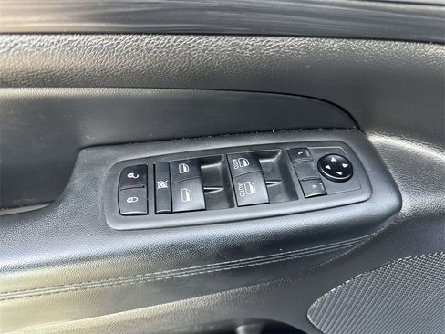 Used 2020 Jeep Grand Cherokee Altitude image 13