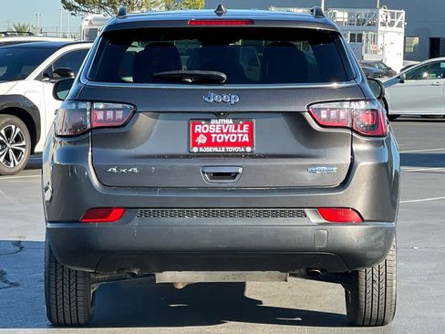 Used 2024 Jeep Compass Latitude image 8