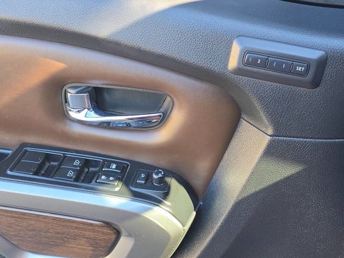 Used 2019 Nissan Titan Platinum Reserve w/ Platinum Utility Package image 28