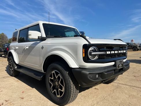 New 2025 Ford Bronco Outer Banks image 1