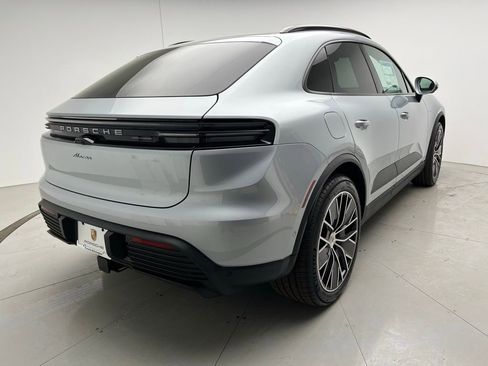 Used 2025 Porsche Macan Electric image 22